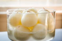 Mencicipi Manisan Tradisional Bangladesh: Rasgulla dan Roshogolla