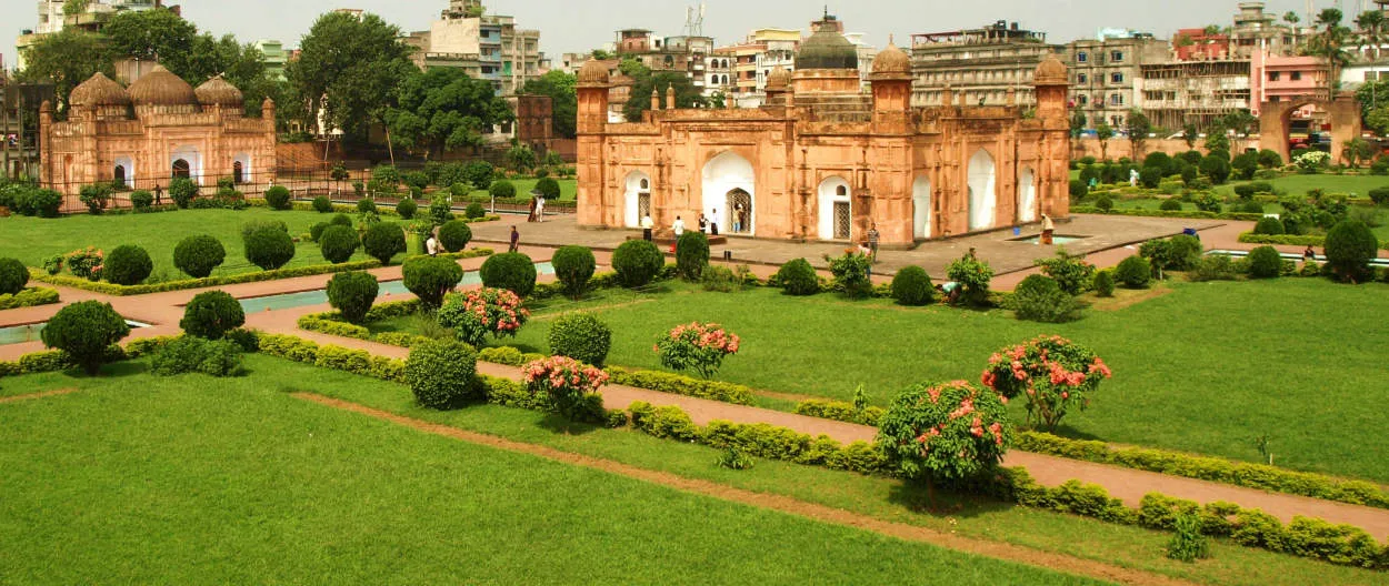 Mengunjungi Benteng Lalbagh di Dhaka: Panduan Wisata Sejarah